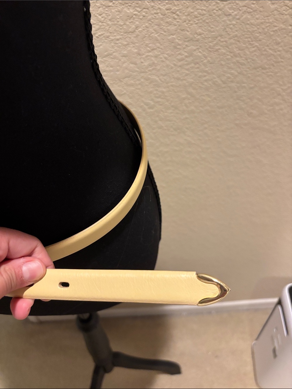 NWOT JCrew Women’s Cream Leather Belt with Gold Buckle in Genuine Leather - Picture 2 of 7